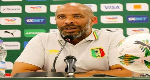 رسميًا.. منتخب مالي يعلن رحيل مدربه إريك تشيل 